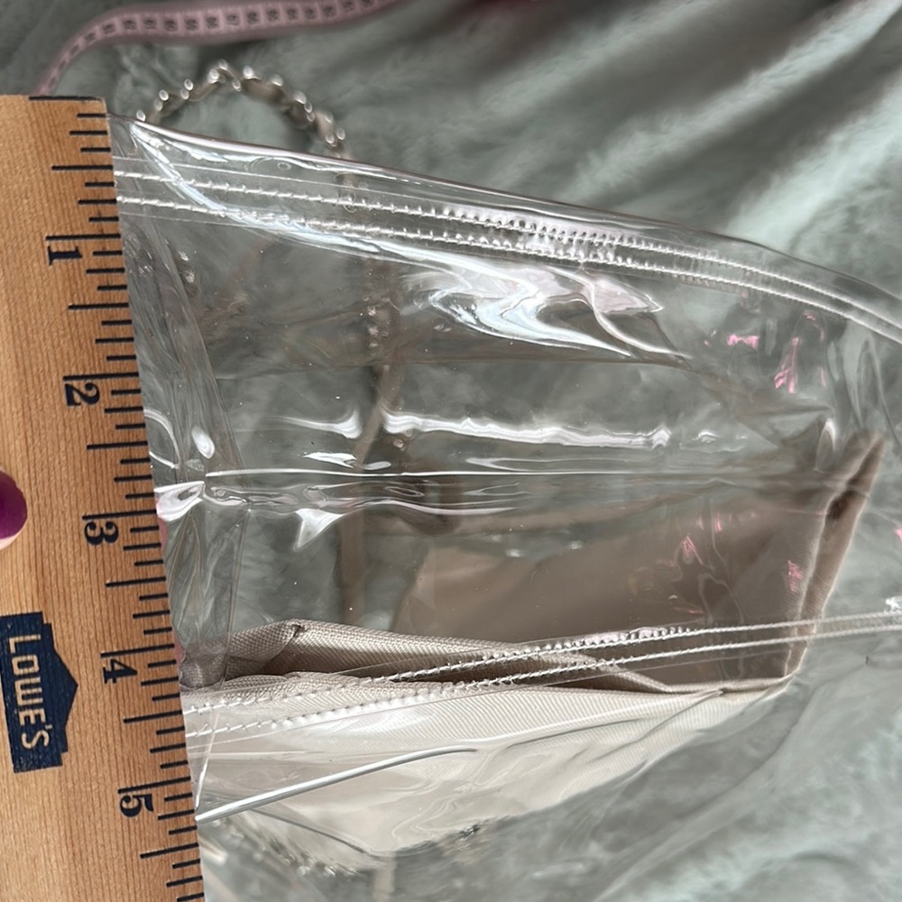 Elizabeth Arden Cream Tote with Modern Transparent Design - Picture 4 of 11